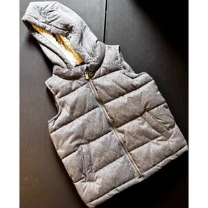 Old Navy Boys 5t Gray Puffer Vest